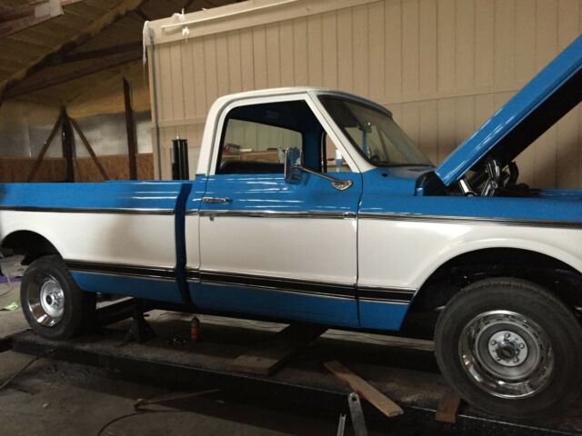 1971 2 Tone Blue & White Chevrolet C-10
