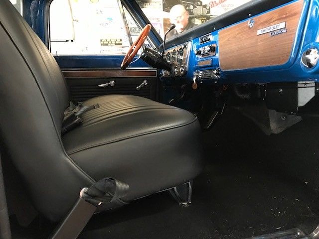 1971 blue and white Chevrolet C-10 Cab & Chassis