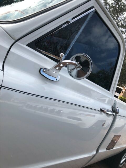 1971 White Chevrolet C-10 Cab & Chassis