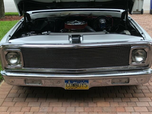 1971 White Chevrolet C-10 Cab & Chassis