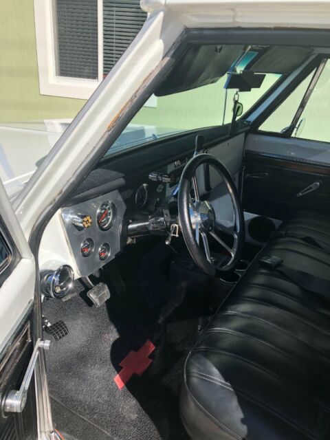 1971 White Chevrolet C-10 Cab & Chassis