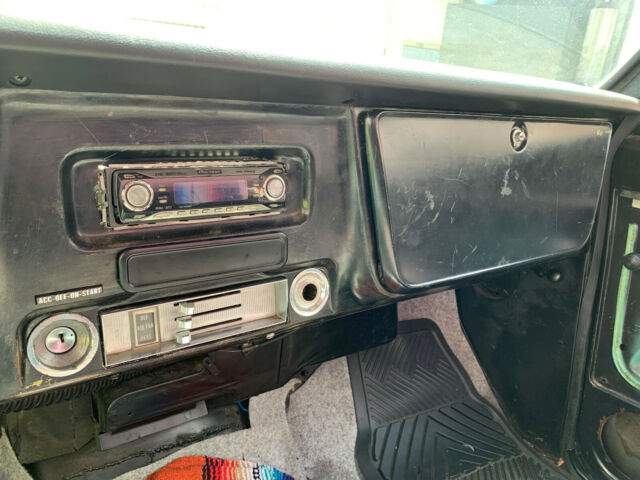 1971 Chevrolet C-10 Standard Cab Pickup