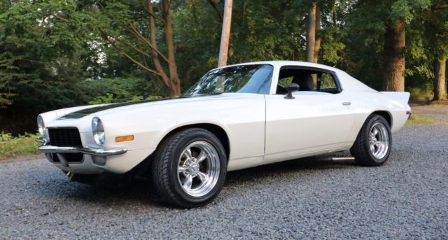 1971 White Chevrolet Camaro Coupe