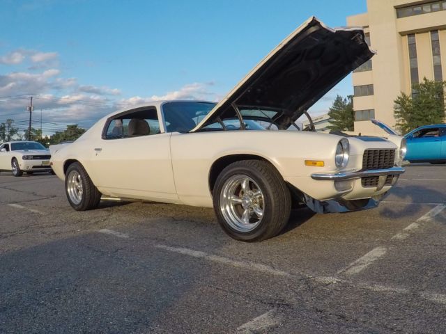 1971 White Chevrolet Camaro Coupe