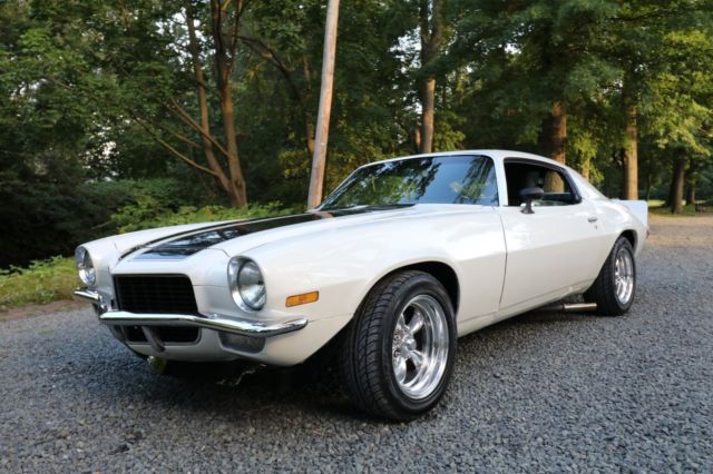 1971 White Chevrolet Camaro Coupe