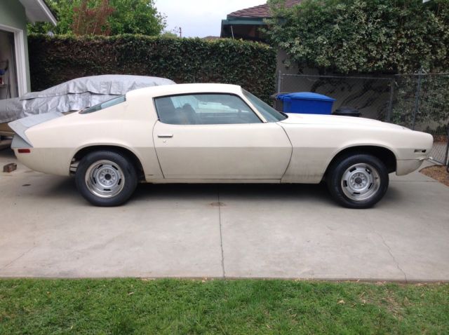 1971 Primer Chevrolet Camaro Coupe
