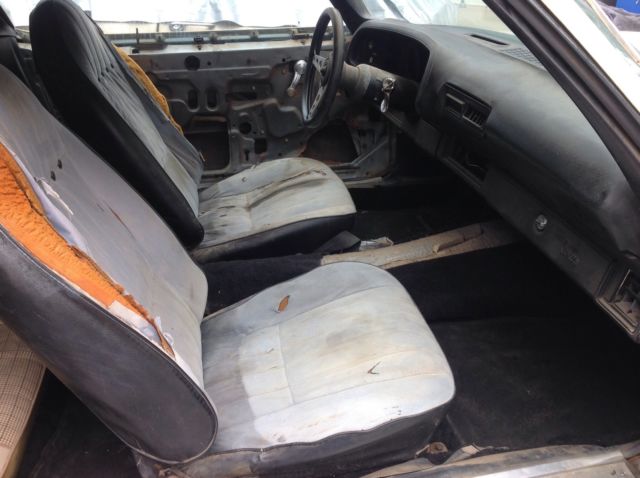 1971 Primer Chevrolet Camaro Coupe