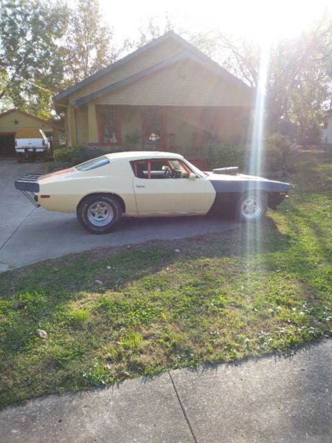 1971 Yellow Chevrolet Camaro Coupe