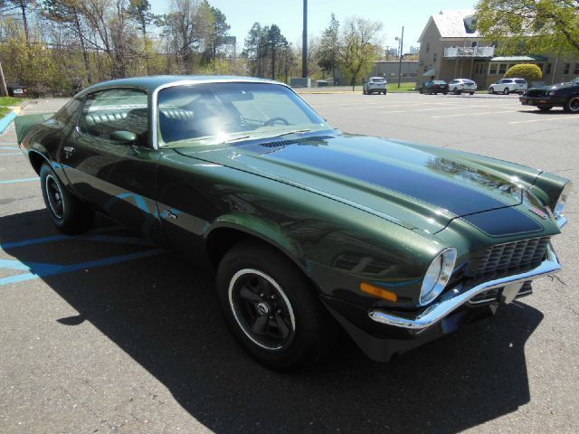 1971 green Chevrolet Camaro 2dr