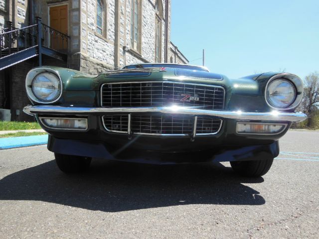 1971 green Chevrolet Camaro 2dr