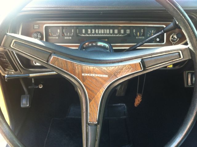 1971 Yellow Dodge Charger Coupe