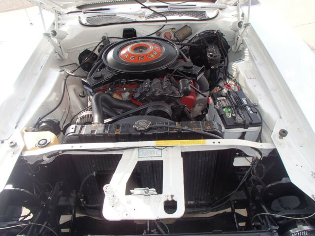 1971 White Dodge Charger