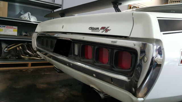 1971 White Dodge Charger