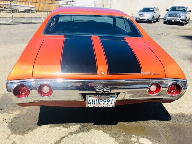 1971 mango tango Chevrolet Chevelle Coupe