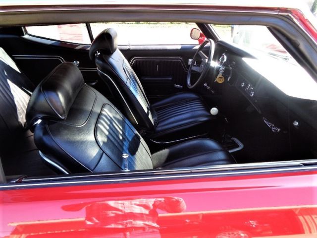 1971 red Chevrolet Chevelle coupe