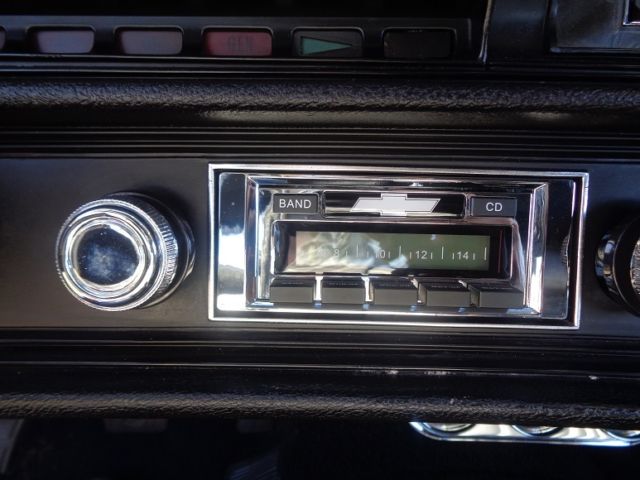 1971 red Chevrolet Chevelle coupe