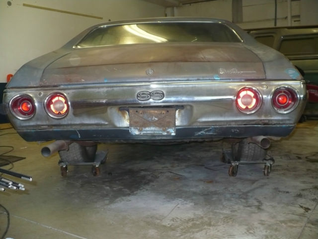 1971 blue Chevrolet Chevelle Coupe