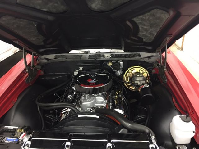 1971 Red Chevrolet Chevelle Coupe