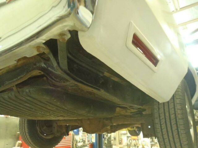 1971 White Chevrolet Biscayne Sedan