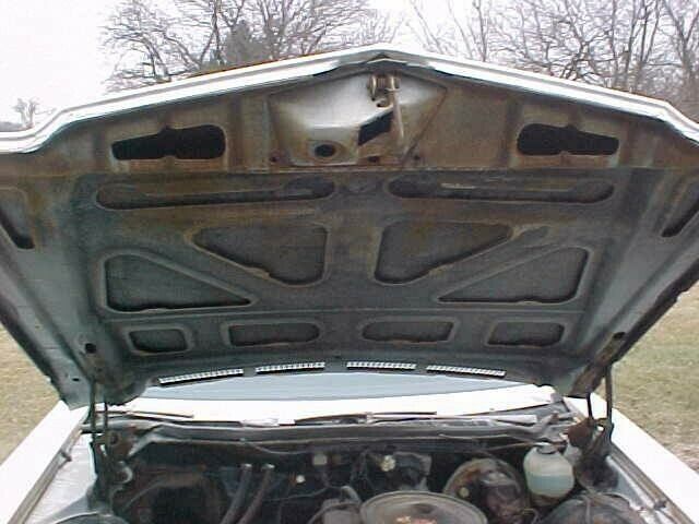 1971 White Chevrolet Biscayne Sedan