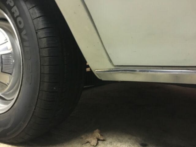 1971 White Chevrolet Biscayne Sedan