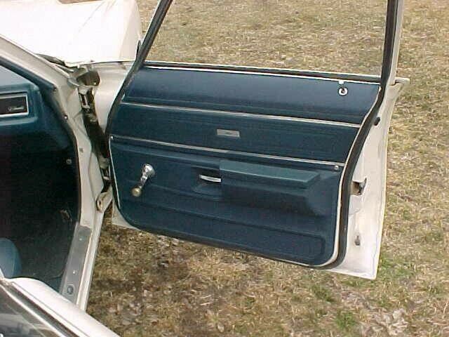 1971 White Chevrolet Biscayne Sedan