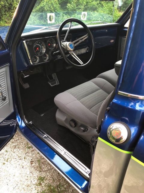 1971 Gray/Blue/Green pinstripe Chevrolet C-10 Standard Cab Pickup