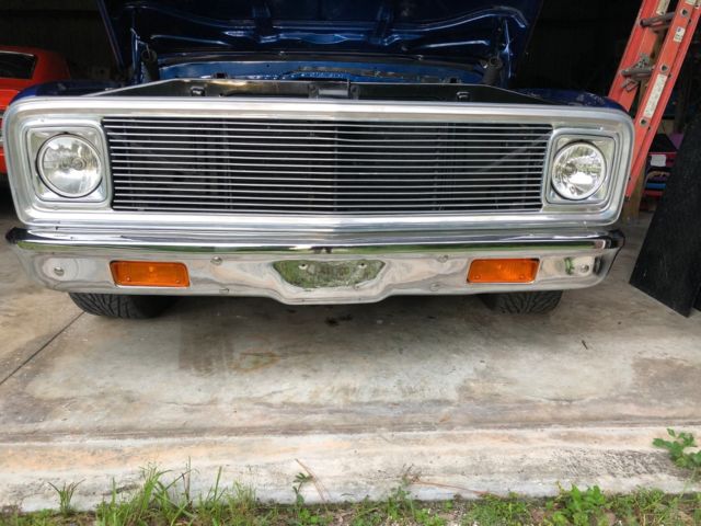 1971 Blue and silver Chevrolet C-10 Pick Up Truck