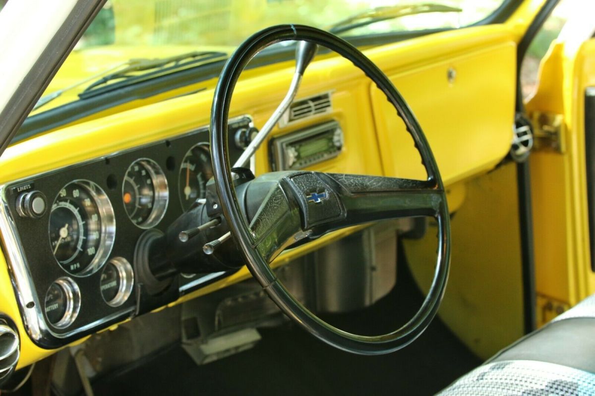 1971 Chevrolet C-10 Standard Cab Pickup