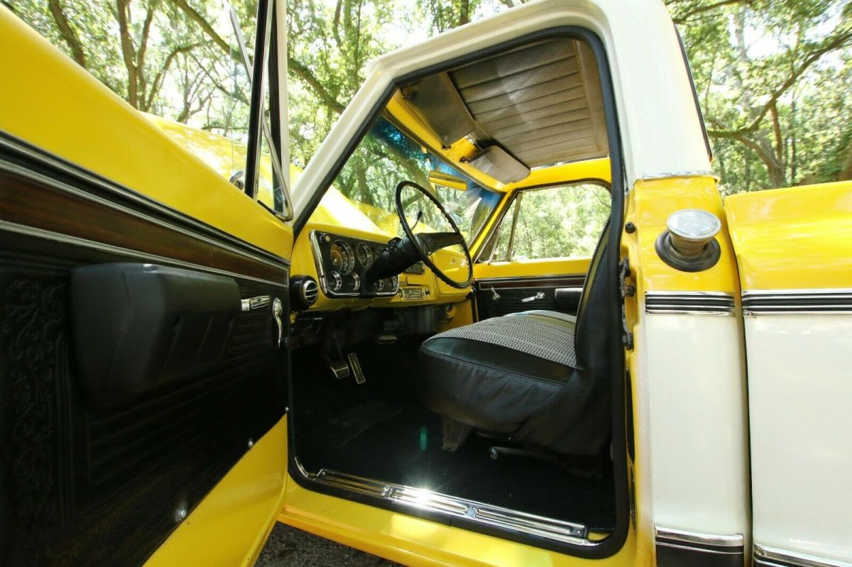 1971 Chevrolet C-10 Standard Cab Pickup