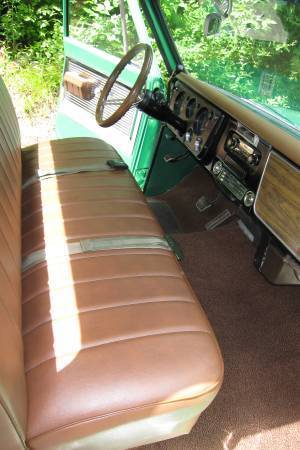 1971 green Chevrolet C-10 Standard Cab Pickup