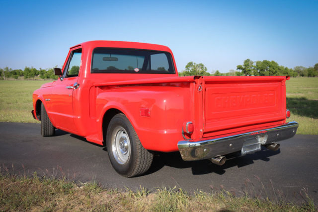 1971 Red Chevrolet C-10 --