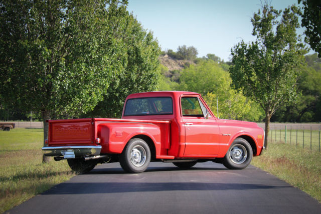 1971 Red Chevrolet C-10 --
