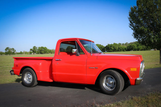 1971 Red Chevrolet C-10 --