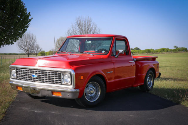 1971 Red Chevrolet C-10 --