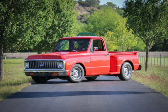 1971 Red Chevrolet C-10 --