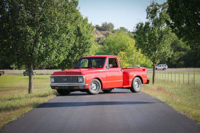 1971 Red Chevrolet C-10 --