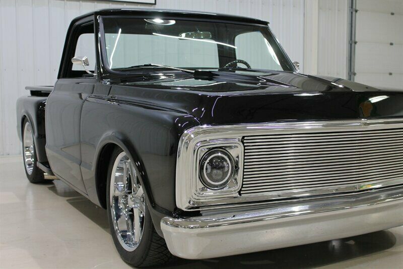 1971 Black Chevrolet C-10 --