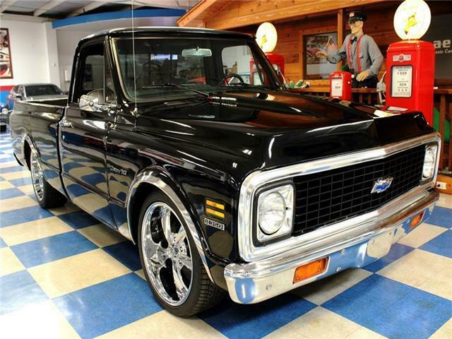 1971 Black Chevrolet C-10 --