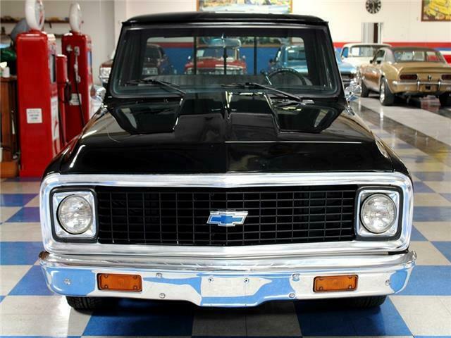 1971 Black Chevrolet C-10 --