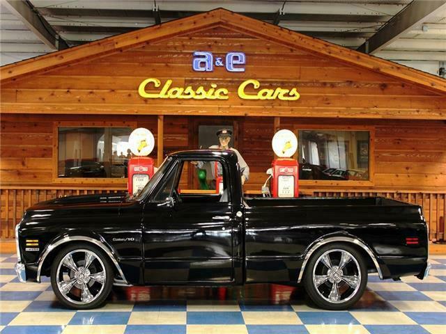 1971 Black Chevrolet C-10 --