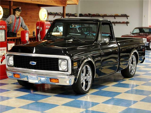 1971 Black Chevrolet C-10 --