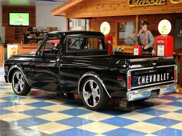 1971 Black Chevrolet C-10 --
