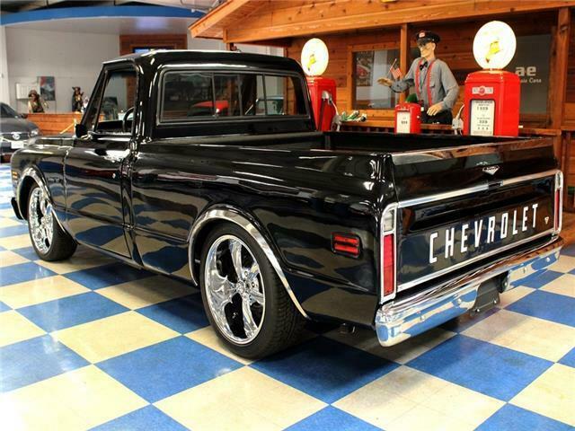 1971 Black Chevrolet C-10 --