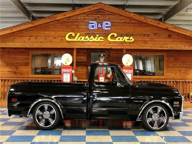 1971 Black Chevrolet C-10 --