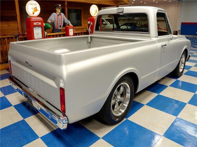 1971 Silver Chevrolet C-10 --