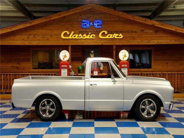 1971 Silver Chevrolet C-10 --