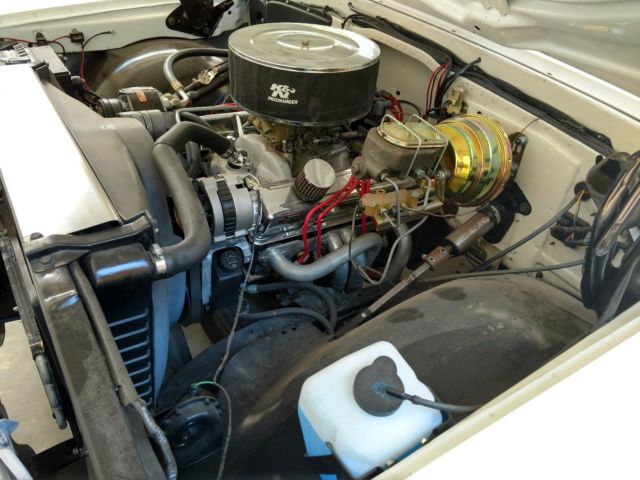 1971 White Chevrolet C-10