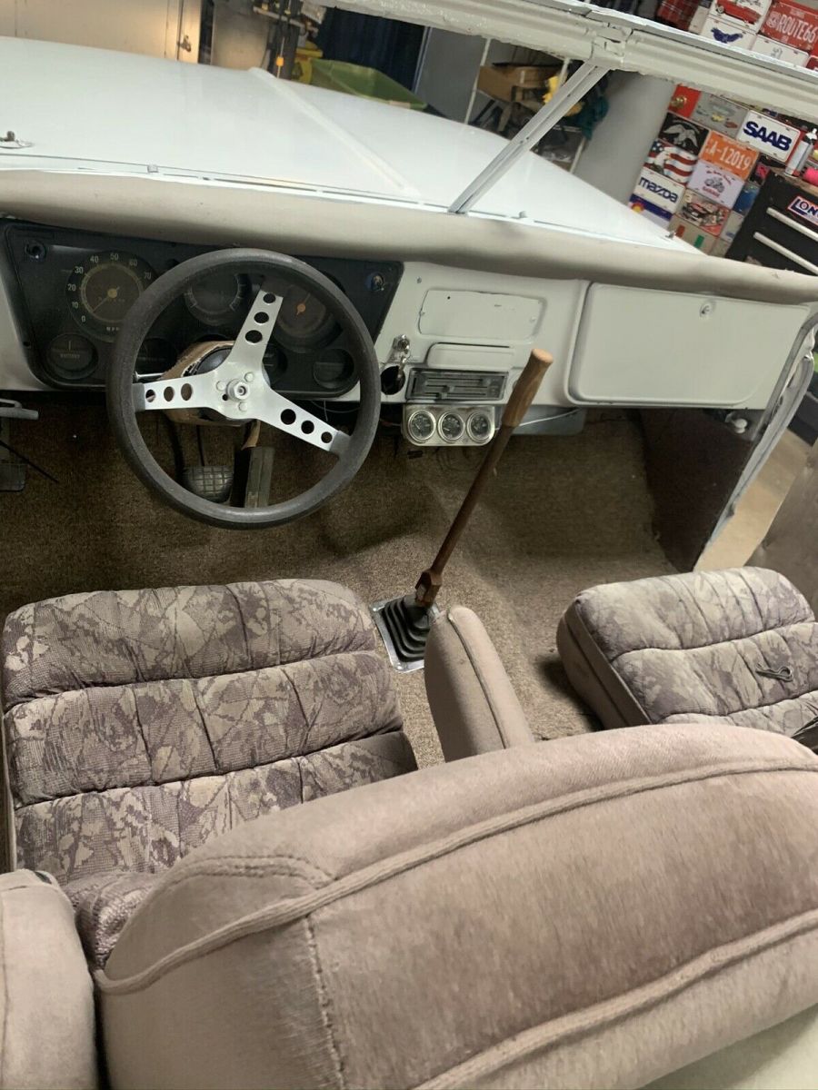 1971 White Chevrolet C10/K10