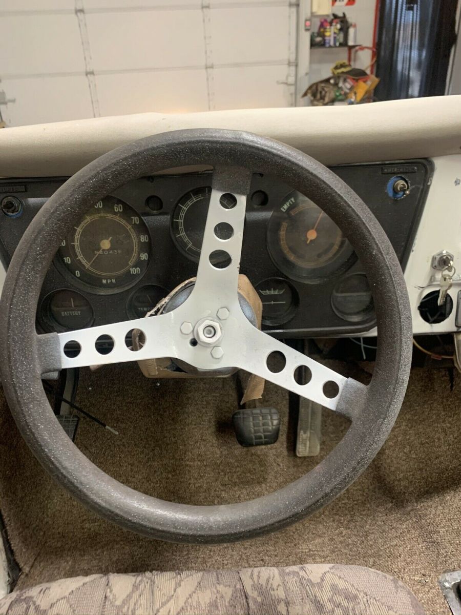 1971 White Chevrolet C10/K10